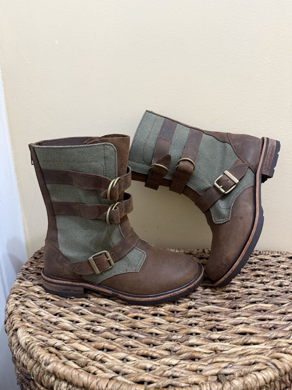L.L bean boots brown and green 7.5 md zip country festival
